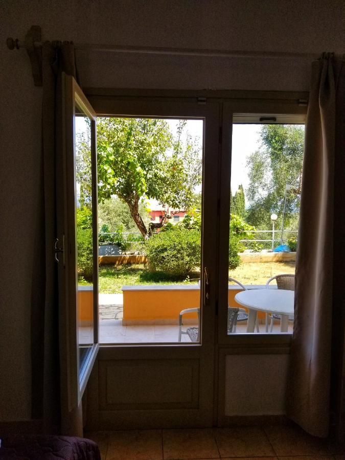 Mirabello Hotel Apartments Дассия Экстерьер фото